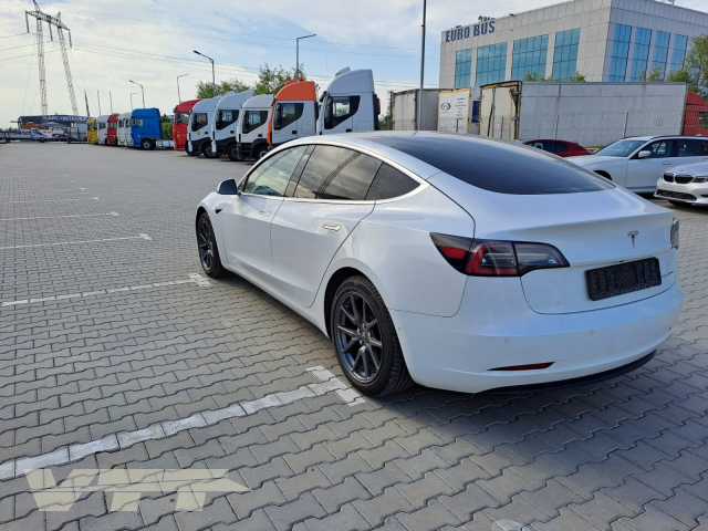 ID 4488 TESLA MODEL 3