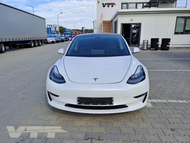 ID 4488 TESLA MODEL 3