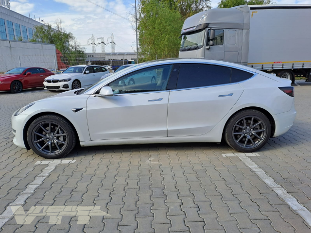 ID 4488 TESLA MODEL 3