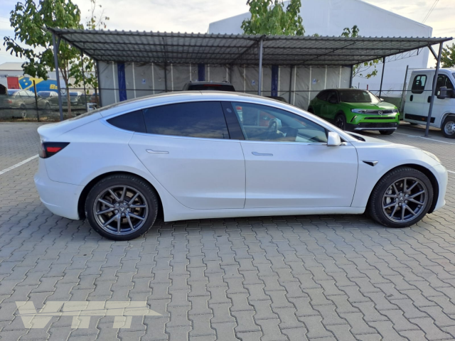 ID 4488 TESLA MODEL 3