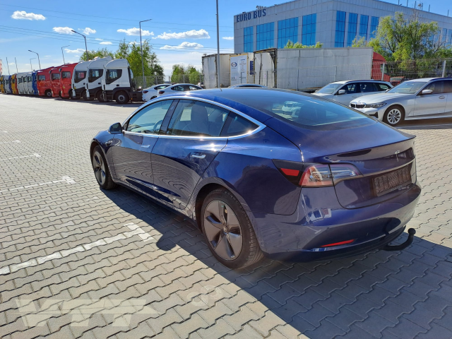 ID 4502 TESLA MODEL 3