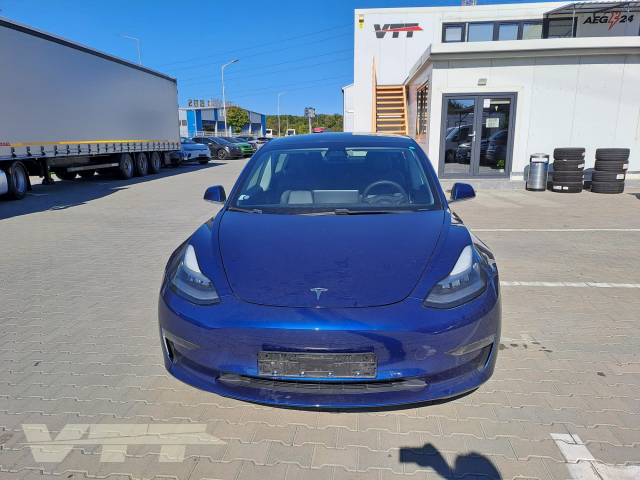 ID 4502 TESLA MODEL 3