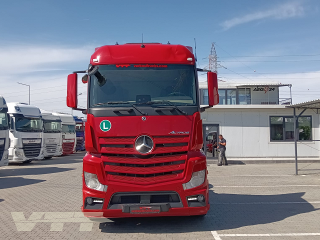 ID 4940 Mercedes-Benz Actros