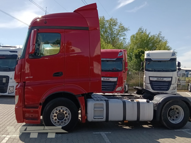 ID 4940 Mercedes-Benz Actros