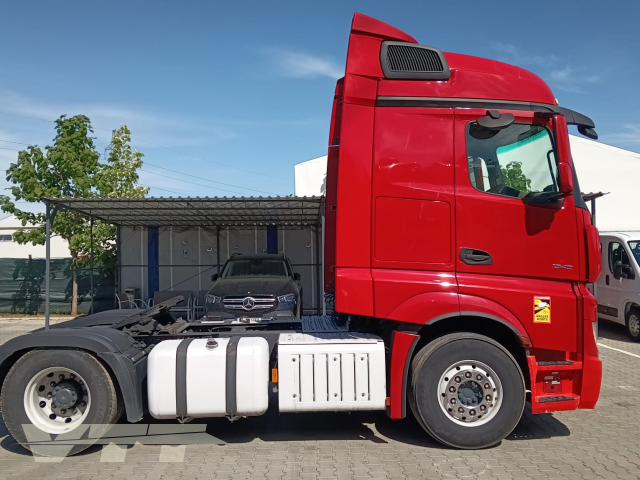 ID 4940 Mercedes-Benz Actros