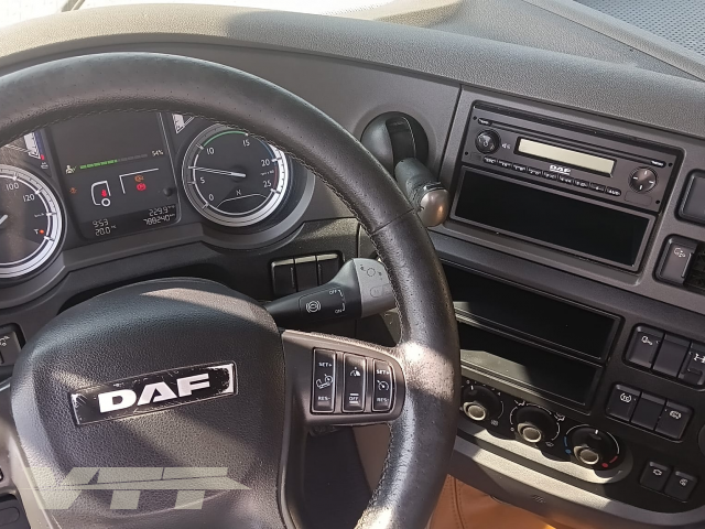 ID 4949 DAF XF 460FT