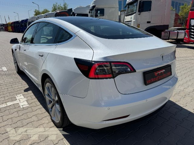ID 5195 TESLA MODEL 3