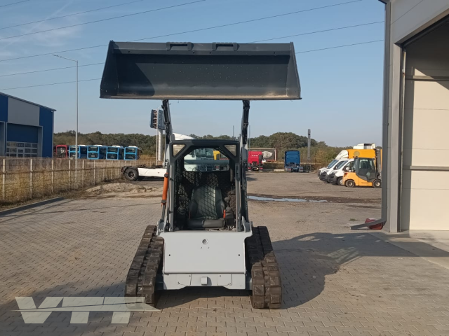 ID 5390 Bobcat T190